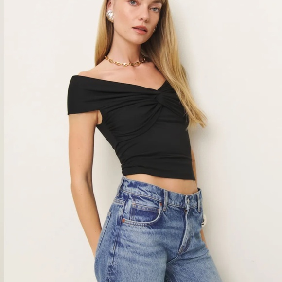 Ezlynn Knit Top - Picture 1 of 5